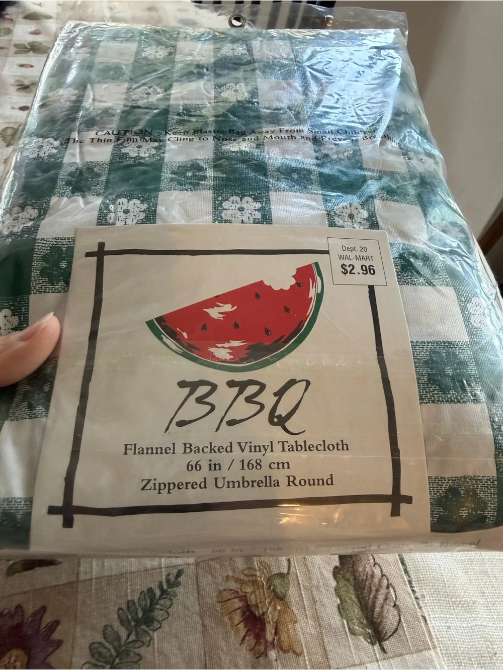Adorable Vintage Vinyl Checkered Table Cloth